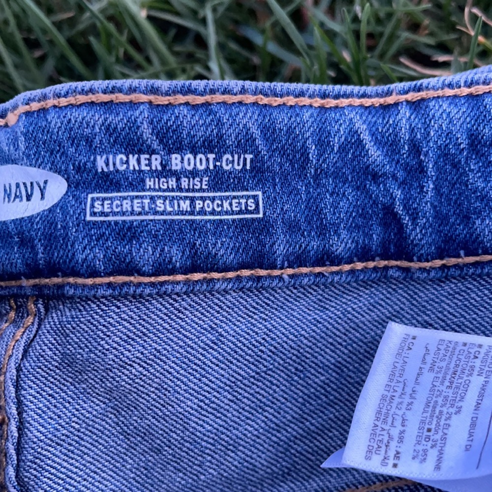Light blue high rise old navy boot cut jeans - Picture 4 of 4